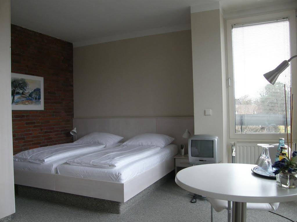 Hotel St.-Michaels-Heim Berlin Bagian luar foto